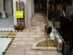 アプローチ 石貼り
