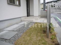 アプローチ コンクリート 高麗芝芝生