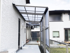雨除け屋根 LIXIL独立式フーゴF1階 目隠しパネル