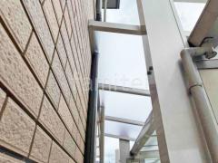 人工木ウッドデッキ 雨除け屋根