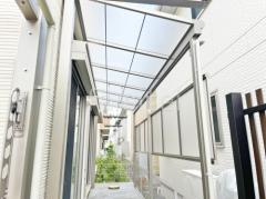 1階テラス屋根 (雨除け) 三協アルミ レボリューA F フラット屋根 スタンダード 壁付