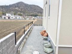 犬走り 防犯砂利敷き バラス砕石