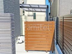 カーポート1台 (単棟) LIXIL ネスカF フラット屋根 人工木・樹脂 フェンス(木調) F&F マイティウッド デコll 高尺タイプ 目隠し 木調・ラティス 樹脂