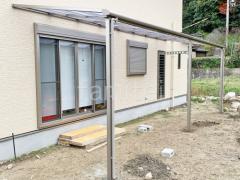 雨除け屋根 LIXILスピーネ1階連棟