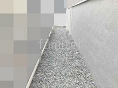 犬走り 防犯砂利敷き バラス砕石 防草シート加工