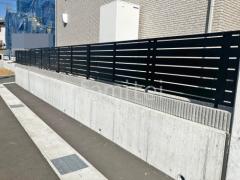 ブロック塀 (化粧ブロック) ユニソン ジャスティ アルミ形材 フェンス LIXIL AB YS3型 横スリット3 目隠し